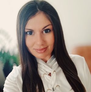 Meet your Posher, Andrea